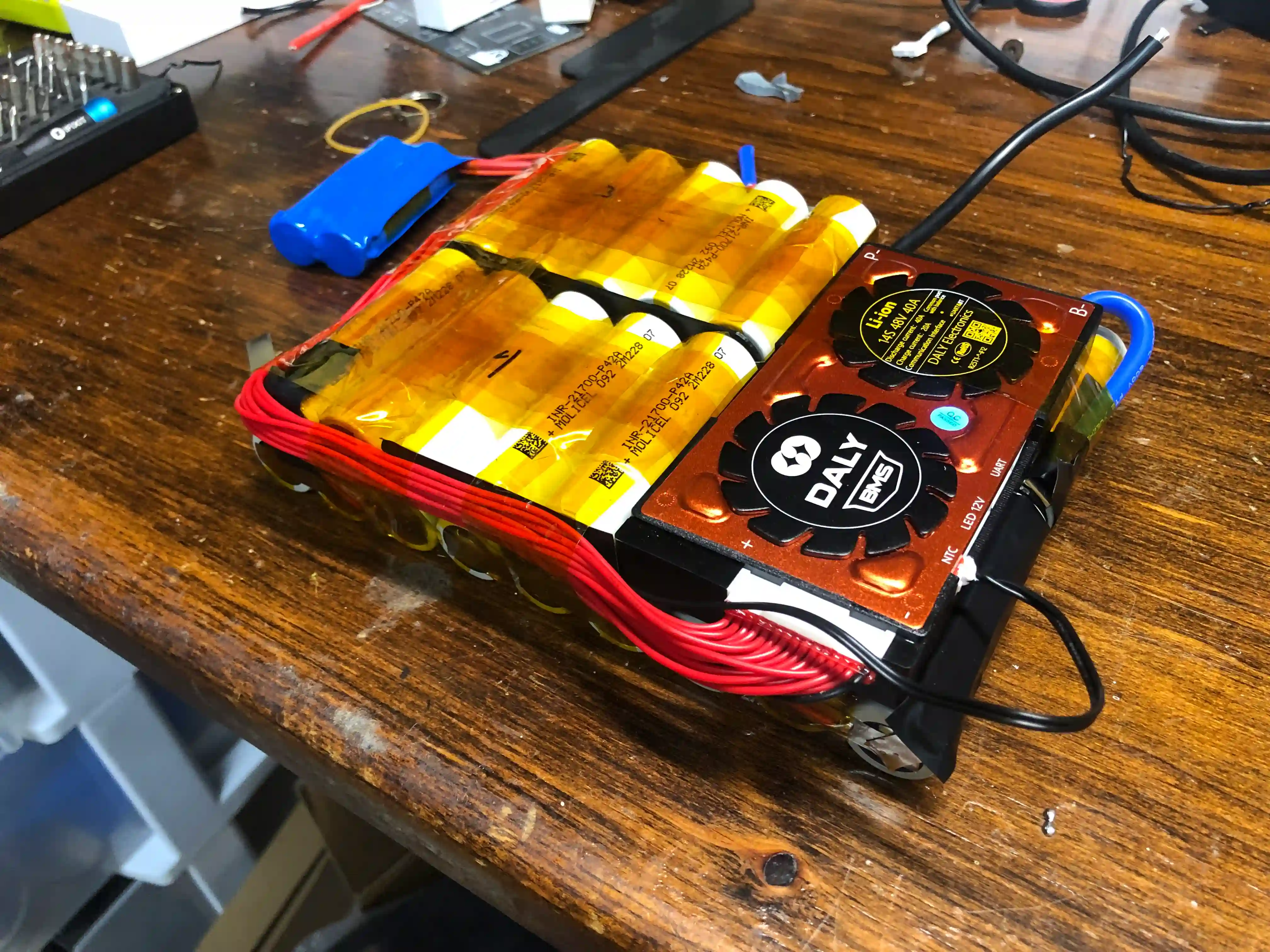 v2 w Dally BMS